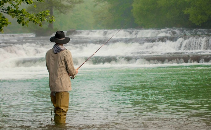 そうだ、渓流釣りを始めよう！美しい自然が織りなす彩りの世界へようこそ