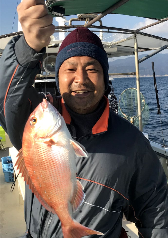 お正月を飾る魚を釣りたい！脂乗り乗りイサギ40cm【和歌山県加太出船】