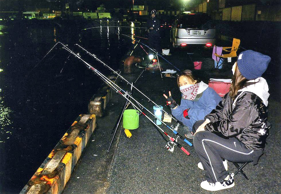 釣ってよし食べてよし！アナゴの夜釣りで必要な物と探り方【三重県霞埠頭】