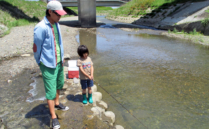 琵琶湖初夏の風物詩！河川の小アユをサビキで釣ろう【タックル＆エサ編】