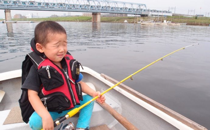 夏休み☆親子で行く！初めての手漕ぎボート釣りのススメ【実践編】
