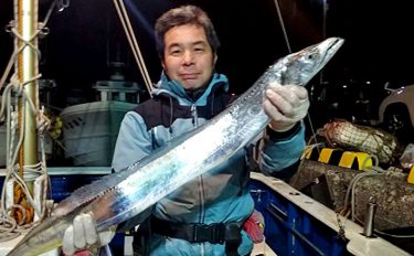 駿河湾の夜タチウオ釣りを図で解説！タックル＆釣り方はこう！