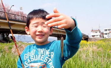 身近な自然を楽しもう！ほのぼの淡水小物釣り【神奈川県・狩川】