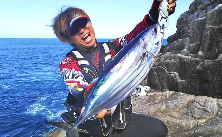 沖磯フカセ釣行：本ガツオ登場！これが夏磯だ！【三重県・立神エリア