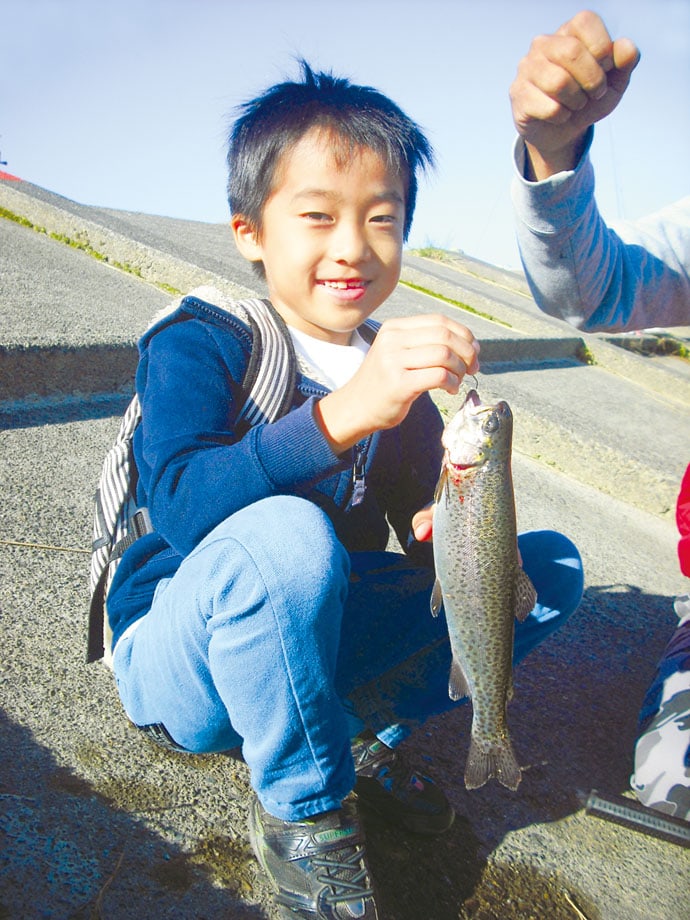 大人気「北方川釣り体験場」解禁！人も魚も高活性！【愛知県・一宮市】