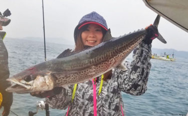 伊勢湾オフショアジギングで青物堪能　ブリにサワラ【愛知県・南知多】