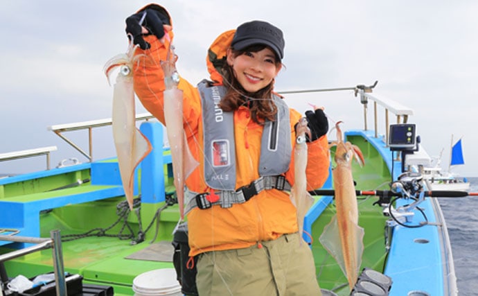 阪本智子がヤリイカ釣りに挑戦　取り込みに緊張も【東京湾・一之瀬丸】
