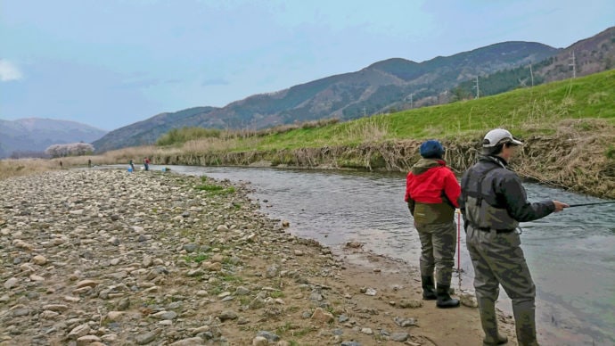琵琶湖周辺の人気釣法『浜松式小アユ釣り』を大解剖　数釣りを堪能！