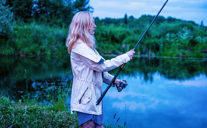夏の釣りにマストなアイテムを女性視点で紹介 おしゃれの前に安全に Tsurinews