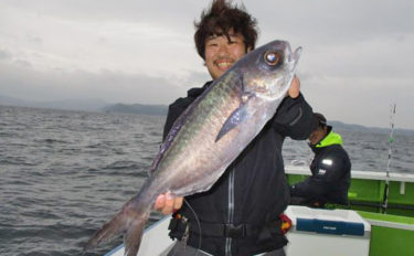 東京湾『沖五目』釣りで重量級メダイに挑戦　ラストにドラマ！【忠彦丸】