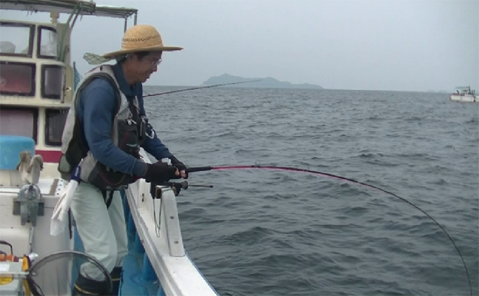 船五目釣りでマダイにイサギにスマガツオ　タナ合わせがキモ【徳島】