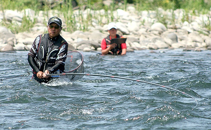 全日本アユ釣り選手権レポート　入れ掛かりで楠本選手がV2【九頭竜川】