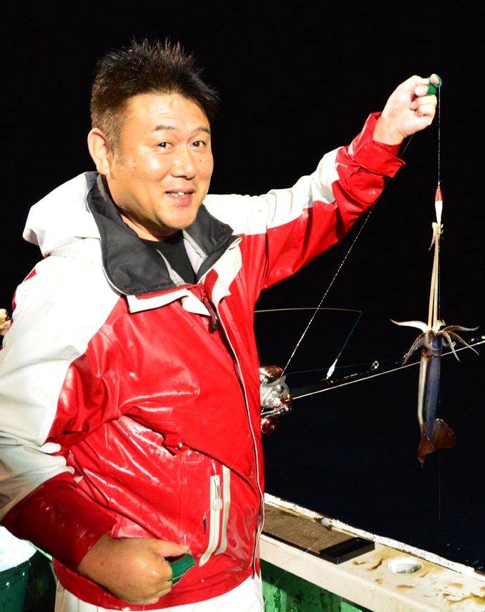 茨城『夜イカ』釣りでムラサキイカ中心に200尾超え【かもめ丸】