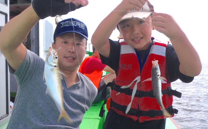 東京湾の伝統釣法『手ビシ釣り』で28㎝頭アジ30尾【神奈川・進丸】