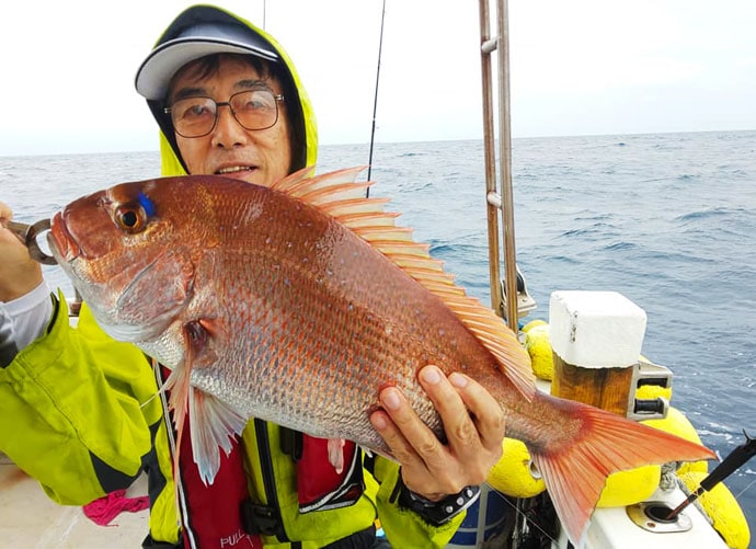 【福岡・響灘】タイラバ＆SLJ釣果速報　マダイ5kgや良型数釣りも