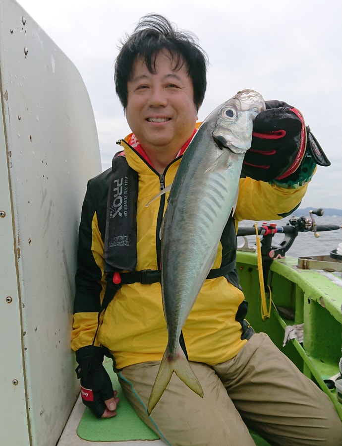 東京湾LTアジ釣行で39cm頭44尾　入れ食いで30連続ヒットも！