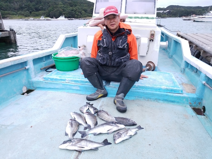 【三重県】イカダ＆カセ釣果速報　73cm大型マダイにアオリイカも好調
