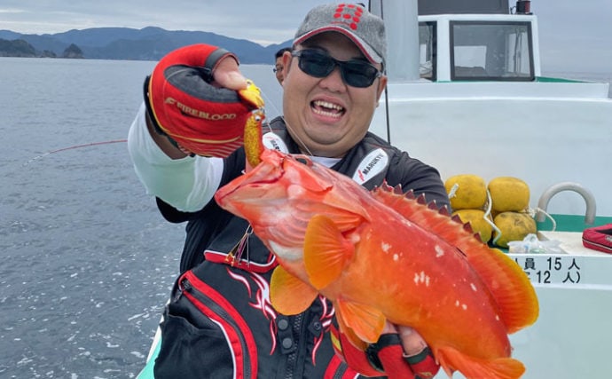 突発船釣りで40㎝アカハタ　1時間で12尾の多彩な釣果【万集丸】