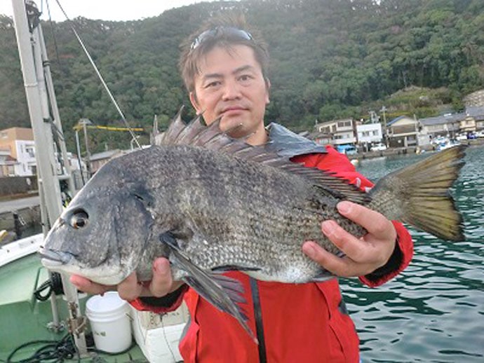 【三重県】カカリ釣り最新釣果　各地で年無しクロダイが浮上中！