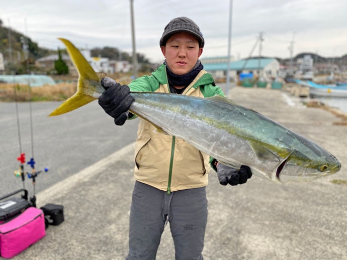 【愛知県】オフショアジギング最新釣果　95cmブリにメーター超サワラ