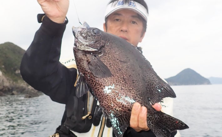 寒い冬でも狙えるイシガキダイ 宙釣りで1.7kg本命手中【上甑島