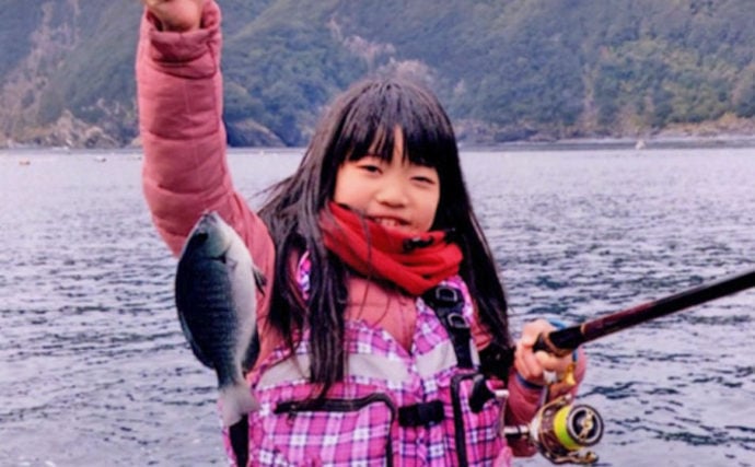 磯フカセ釣り初挑戦の娘が26cm口太クロを手中【大分・米水津】