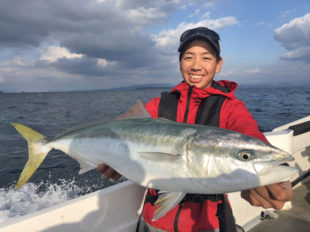 オフショアジギングで良型マダイ＆ワラサ浮上【長崎・seasonal】