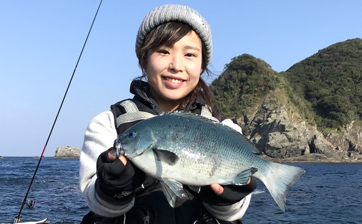 人生3回目の磯釣りで念願のクロ2尾を手中【大分県・深島の磯】 | TSURINEWS