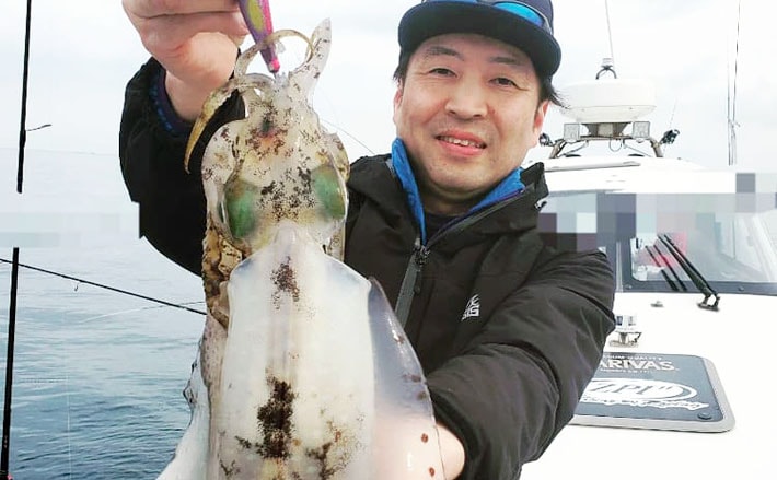 伊万里湾ティップランエギング 船中1kg超多数顔見せ イーフレンズ Tsurinews