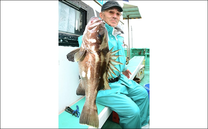 イシナギ釣りで7.9kg頭に船中10尾　アワセがキモ【モンロー号】