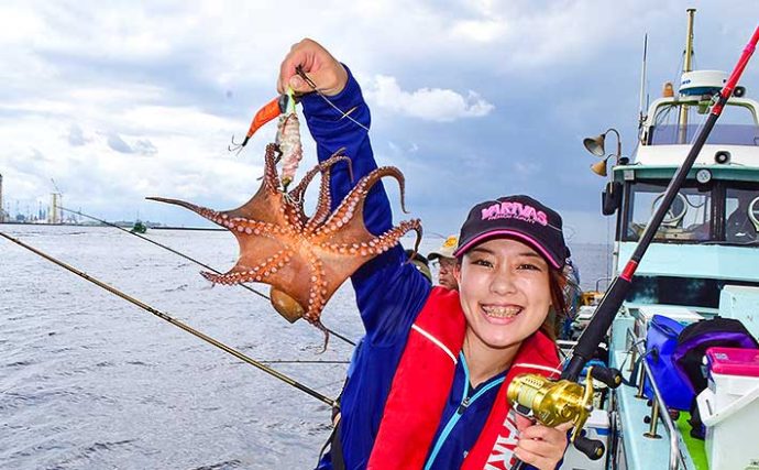 杉田千紘が東京湾『エギタコ釣り』に挑む　夏に最高「旨辛レシピ」も紹介