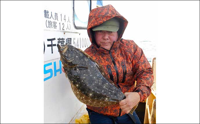 外房ヒラメ釣りで船中24尾と活況継続　嬉しい高級ゲスト魚も【二三丸】