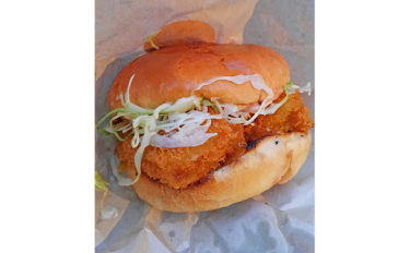 深海魚や未利用魚の「ハンバーガー」が人気のワケ　調理法がポイント？