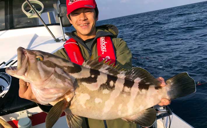 落とし込み 釣りが最盛期突入 クエにメーター超ヒラマサ 星龍丸 Tsurinews