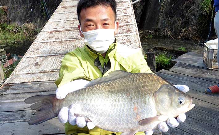 雪彦 ヘラブナ浮きと交野竹魚心観16.1 丸く