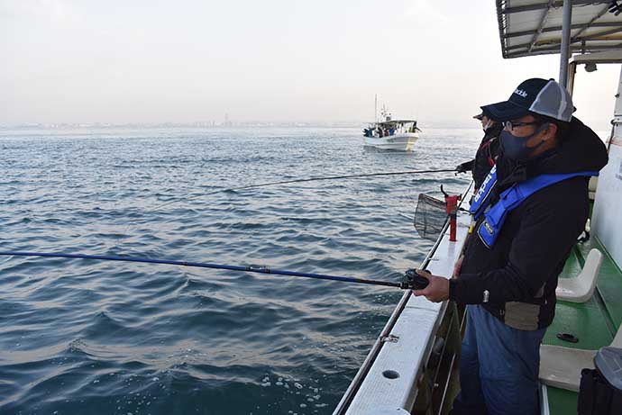 大阪湾の春告魚メバル釣りが好スタート　5m級の長竿を使うワケとは？