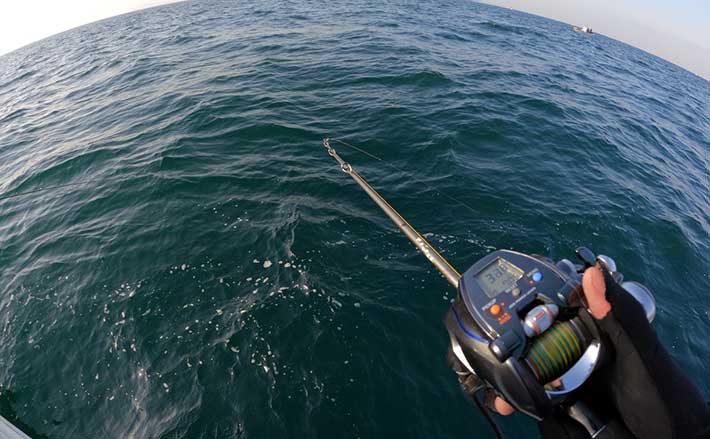 手前船長ボートゲームに最適な『電動タイラバ』 片手で操作がうれしい