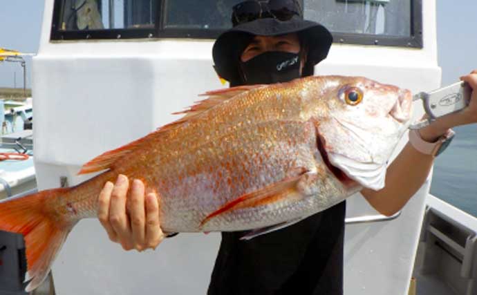 【愛知・三重】沖のエサ釣り最新釣果　ウタセ五目釣りで尺メバル顔出し