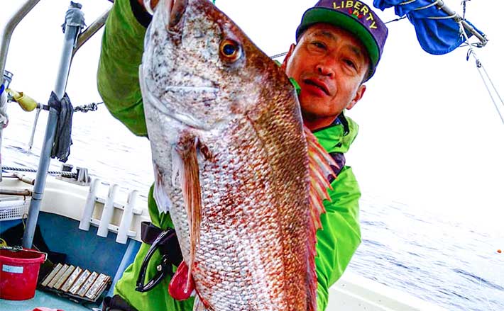 沖のルアー釣り満喫 タイラバ・ジギング・イカメタル【福岡・海政丸