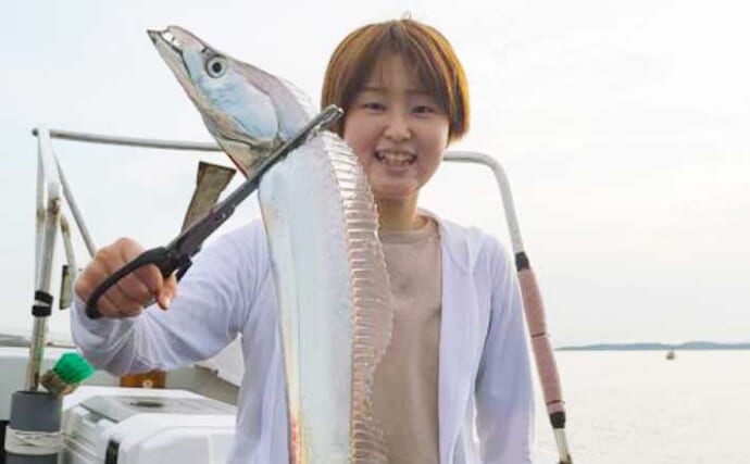 【福岡】沖のエサ釣り最新釣果　近場タチウオは指4〜5本級でサイズ安定