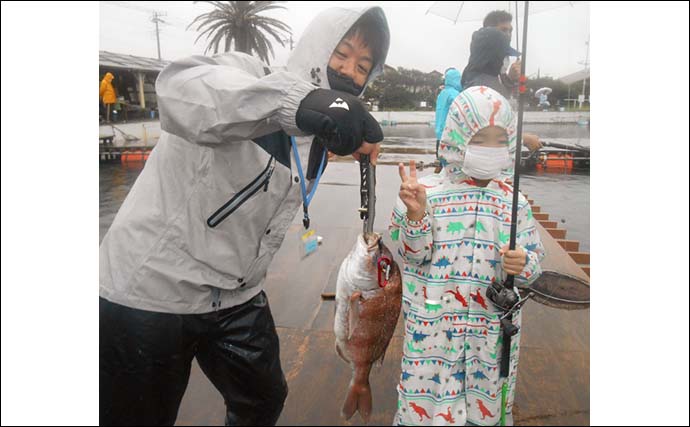陸上型海水管理釣り場でファミリー笑顔　常連は圧巻のマダイ＆青物釣果