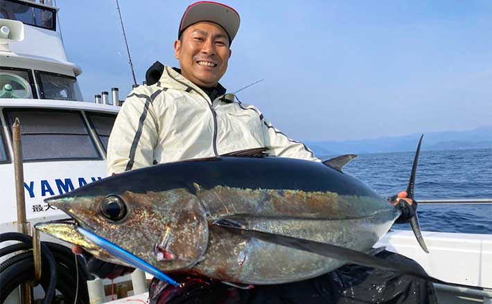 三重】沖のルアー最新釣果 トンジギで30kg級ビンチョウマグロ浮上