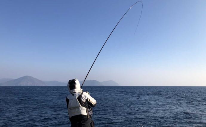 磯フカセ釣りで40cm級クロに良型イサキ好捕　勘を信じた移動が的中