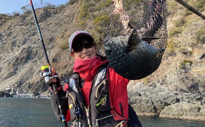 磯フカセ釣りで40cm級クロに良型イサキ好捕　勘を信じた移動が的中