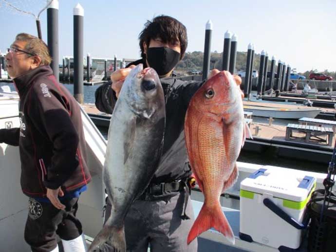 東京湾「沖五目釣り」でメダイにマダイ好捕　コマセ入れない作戦が的中