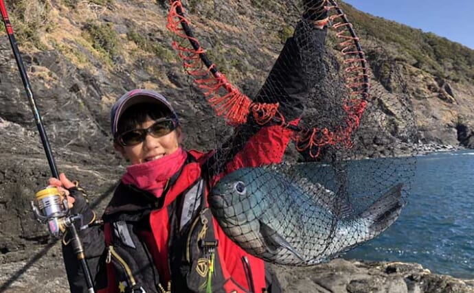 磯フカセ釣りで40cmクロ手中　1日通してアタリは3回でも釣行堪能