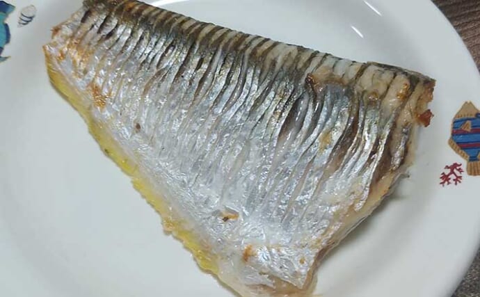 釣り人的「裏ワザ」レシピ：ヒラの塩焼き　骨切りでタチウオみたいに？