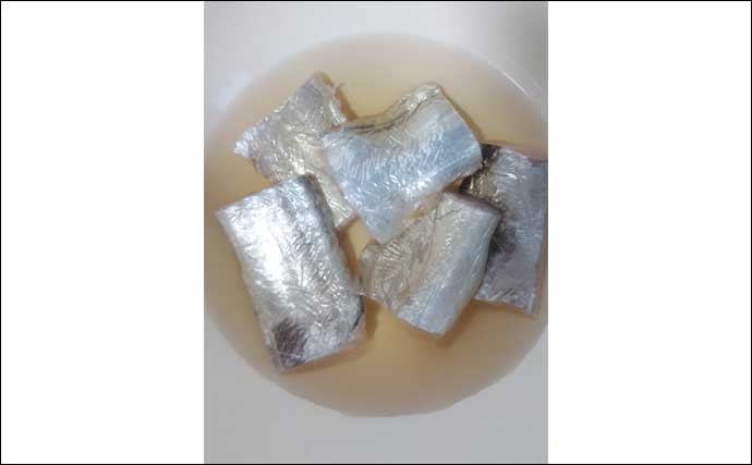 釣り人的「ひと手間」レシピ：タチウオの若狭焼き　優しい出汁が決め手