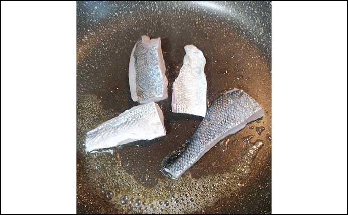 釣り人的「ひと手間」レシピ：ヒラスズキのポワレ　身から焼くのがコツ
