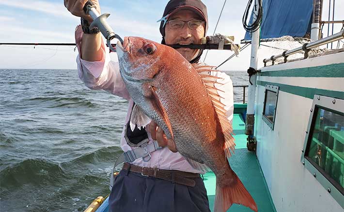 内房の伝統釣法「シャクリマダイ」釣り堪能 好ゲストに32cmカワハギ | TSURINEWS